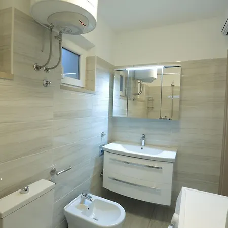 Cottage Holiday Home Omis Exterior photo